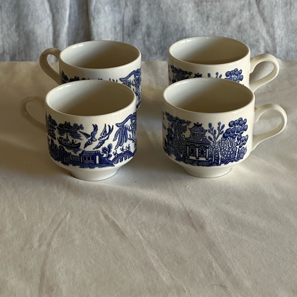 SET OF 4 MADE IN ENGLAND CHURCHILL BLUE WILLOW TEA CUPS - Picture 11 of 12